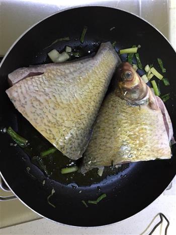 海派红烧鳊鱼怎么做，海派红烧鳊鱼怎么做好吃，海派红烧鳊鱼做法