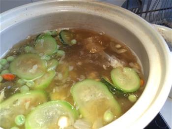 素汤米粉配双吃鸡脯怎么做，素汤米粉配双吃鸡脯怎么做好吃，素汤米粉配双吃鸡脯做法