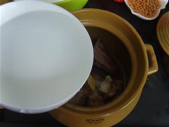 老黄瓜黄豆煲猪骨怎么做，老黄瓜黄豆煲猪骨怎么做好吃，老黄瓜黄豆煲猪骨做法
