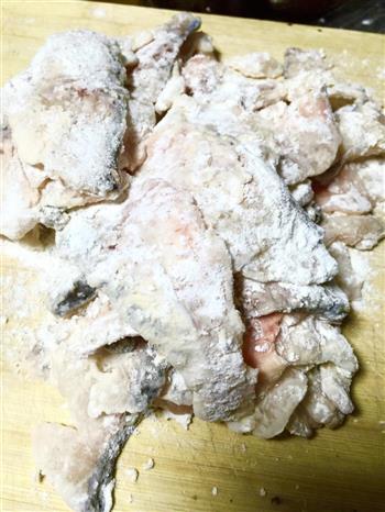 香脆糖醋鱼片怎么做，香脆糖醋鱼片怎么做好吃，香脆糖醋鱼片做法