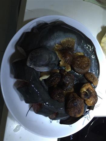 清蒸黑耳鳗怎么做，清蒸黑耳鳗怎么做好吃，清蒸黑耳鳗做法