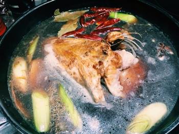 红烧鱼头豆腐怎么做，红烧鱼头豆腐怎么做好吃，红烧鱼头豆腐做法