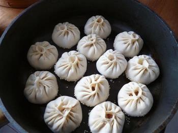 鲜美多汁的虾肉生煎包怎么做，鲜美多汁的虾肉生煎包怎么做好吃，鲜美多汁的虾肉生煎包做法