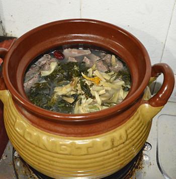 筒骨白菜干猪肺汤怎么做，筒骨白菜干猪肺汤怎么做好吃，筒骨白菜干猪肺汤做法