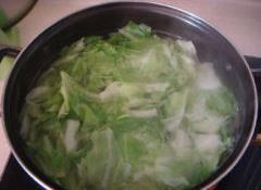 凉拌手撕圆白菜怎么做，凉拌手撕圆白菜怎么做好吃，凉拌手撕圆白菜做法