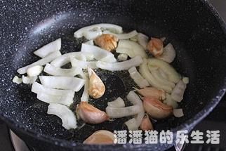 迷迭香黑椒炒杂菌怎么做，迷迭香黑椒炒杂菌怎么做好吃，迷迭香黑椒炒杂菌做法