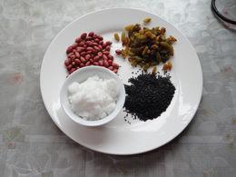 葡萄干花生糖怎么做，葡萄干花生糖怎么做好吃，葡萄干花生糖做法