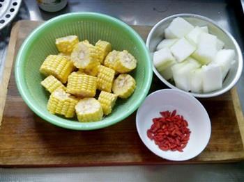 冬瓜玉米大骨汤怎么做，冬瓜玉米大骨汤怎么做好吃，冬瓜玉米大骨汤做法