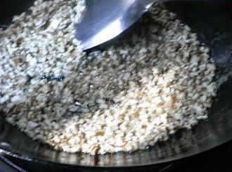 花生碎拌马兰怎么做，花生碎拌马兰怎么做好吃，花生碎拌马兰做法