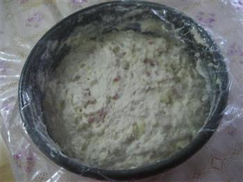 腊肠土豆面包怎么做，腊肠土豆面包怎么做好吃，腊肠土豆面包做法
