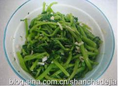 麻油茼蒿怎么做，麻油茼蒿怎么做好吃，麻油茼蒿做法