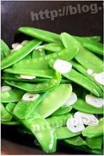 杏仁炒荷兰豆怎么做，杏仁炒荷兰豆怎么做好吃，杏仁炒荷兰豆做法