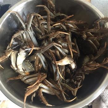 金汁酱炒闸蟹怎么做，金汁酱炒闸蟹怎么做好吃，金汁酱炒闸蟹做法