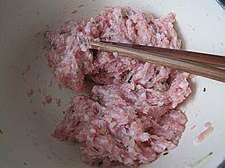 韭菜肉馅春卷怎么做，韭菜肉馅春卷怎么做好吃，韭菜肉馅春卷做法