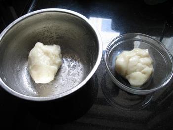 抹茶双色冰皮月饼怎么做，抹茶双色冰皮月饼怎么做好吃，抹茶双色冰皮月饼做法