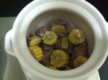 虫草花玉米排骨汤怎么做，虫草花玉米排骨汤怎么做好吃，虫草花玉米排骨汤做法