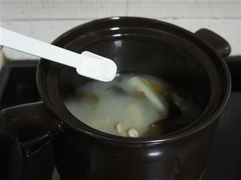 鱼肚海带尾骨汤怎么做，鱼肚海带尾骨汤怎么做好吃，鱼肚海带尾骨汤做法