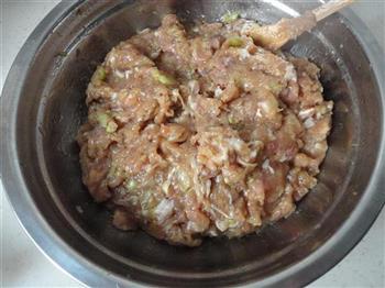 鲅鱼锅贴怎么做，鲅鱼锅贴怎么做好吃，鲅鱼锅贴做法