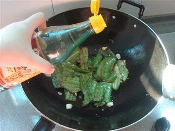 油淋青椒怎么做，油淋青椒怎么做好吃，油淋青椒做法