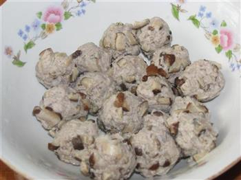 小白菜砂锅丸子怎么做，小白菜砂锅丸子怎么做好吃，小白菜砂锅丸子做法