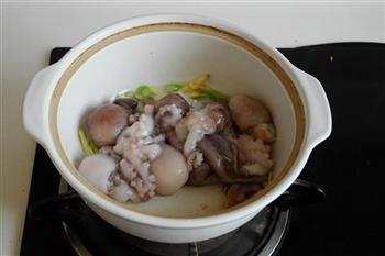 望潮菌菇煲怎么做，望潮菌菇煲怎么做好吃，望潮菌菇煲做法