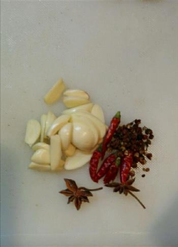 红烧鲽鱼怎么做，红烧鲽鱼怎么做好吃，红烧鲽鱼做法