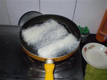 什锦炒米粉怎么做，什锦炒米粉怎么做好吃，什锦炒米粉做法