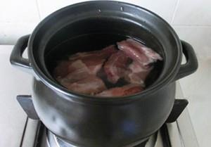 菇煮排骨汤怎么做，菇煮排骨汤怎么做好吃，菇煮排骨汤做法