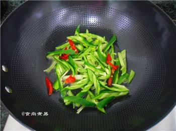 辣椒炒鱼片怎么做，辣椒炒鱼片怎么做好吃，辣椒炒鱼片做法