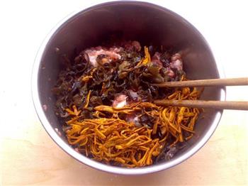 虫草云耳香菜饺怎么做，虫草云耳香菜饺怎么做好吃，虫草云耳香菜饺做法
