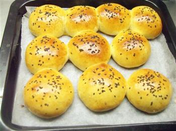 蜂蜜黑芝麻小面包怎么做，蜂蜜黑芝麻小面包怎么做好吃，蜂蜜黑芝麻小面包做法