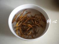 金针菜腐竹排骨汤怎么做，金针菜腐竹排骨汤怎么做好吃，金针菜腐竹排骨汤做法