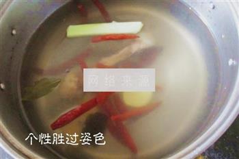 耗油鸡骨卤花生怎么做，耗油鸡骨卤花生怎么做好吃，耗油鸡骨卤花生做法
