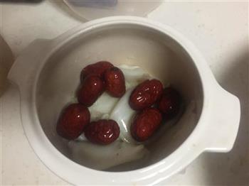 牛奶炖花胶怎么做，牛奶炖花胶怎么做好吃，牛奶炖花胶做法