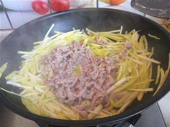 韭黄肉丝春卷怎么做，韭黄肉丝春卷怎么做好吃，韭黄肉丝春卷做法