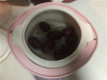 牛奶炖花胶怎么做，牛奶炖花胶怎么做好吃，牛奶炖花胶做法