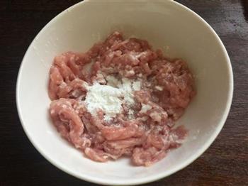 韭黄肉丝春卷怎么做，韭黄肉丝春卷怎么做好吃，韭黄肉丝春卷做法