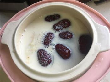 牛奶炖花胶怎么做，牛奶炖花胶怎么做好吃，牛奶炖花胶做法