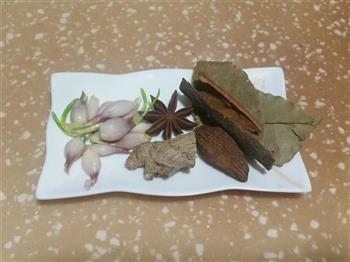 自制五香芝麻肉松怎么做，自制五香芝麻肉松怎么做好吃，自制五香芝麻肉松做法