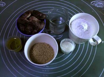 软糯芝麻菱角糕怎么做，软糯芝麻菱角糕怎么做好吃，软糯芝麻菱角糕做法