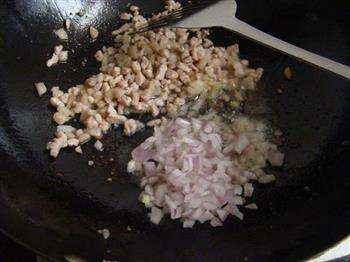 土豆小锅盔怎么做，土豆小锅盔怎么做好吃，土豆小锅盔做法