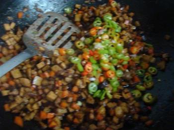土豆小锅盔怎么做，土豆小锅盔怎么做好吃，土豆小锅盔做法