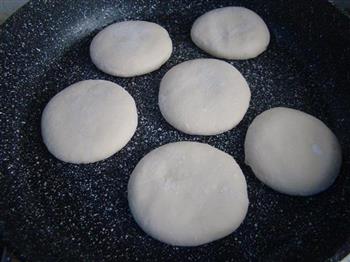 土豆小锅盔怎么做，土豆小锅盔怎么做好吃，土豆小锅盔做法