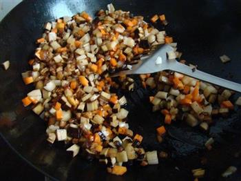 土豆小锅盔怎么做，土豆小锅盔怎么做好吃，土豆小锅盔做法