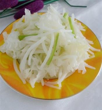银耳拌豆芽怎么做，银耳拌豆芽怎么做好吃，银耳拌豆芽做法