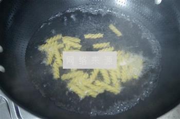 黑椒波龙烩番茄意粉怎么做，黑椒波龙烩番茄意粉怎么做好吃，黑椒波龙烩番茄意粉做法
