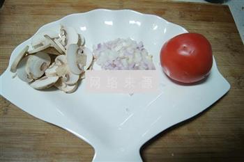 黑椒波龙烩番茄意粉怎么做，黑椒波龙烩番茄意粉怎么做好吃，黑椒波龙烩番茄意粉做法