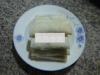 香干蒿菜馅春卷怎么做，香干蒿菜馅春卷怎么做好吃，香干蒿菜馅春卷做法
