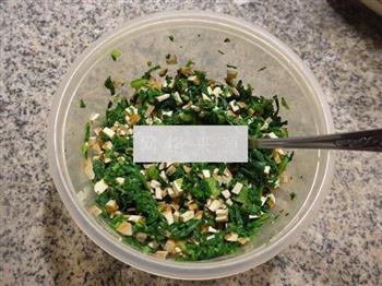 香干蒿菜馅春卷怎么做，香干蒿菜馅春卷怎么做好吃，香干蒿菜馅春卷做法