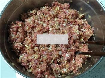 白菜牛肉生煎包怎么做，白菜牛肉生煎包怎么做好吃，白菜牛肉生煎包做法